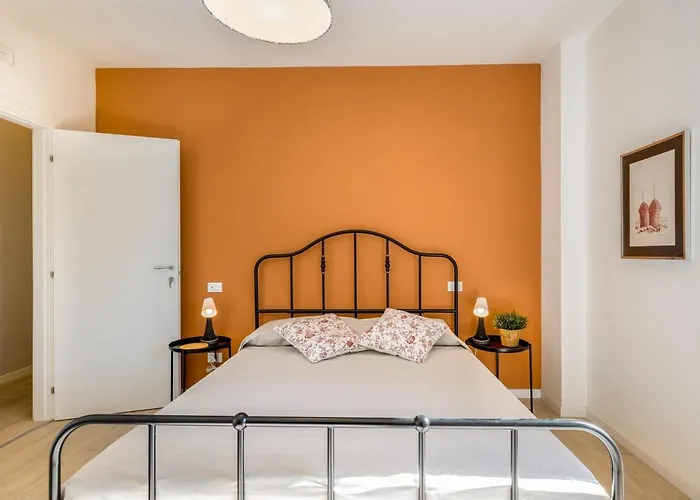 Family & Friends Rooms With Shared Bathroom